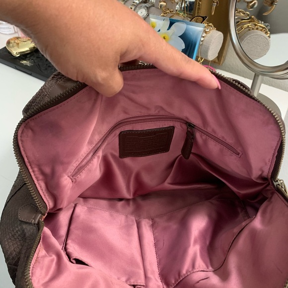 Authentic python COACH  handbag. - Picture 4 of 8